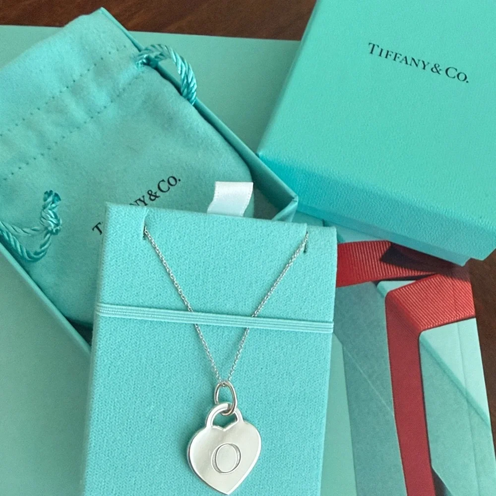 18” Tiffany & Co. Initial O Heart Tag Medium Pendant Necklace